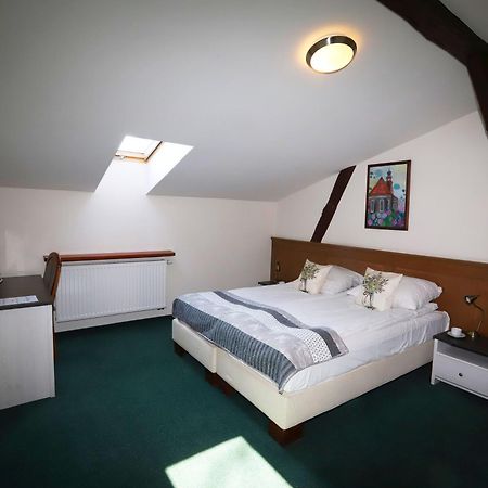 Hotel Sandro Silver & Spichlerz Antoniny Leszno  Εξωτερικό φωτογραφία