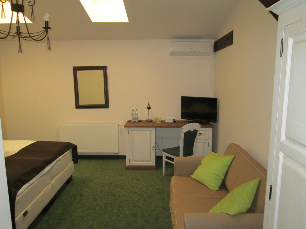 Hotel Sandro Silver & Spichlerz Antoniny Leszno  Δωμάτιο φωτογραφία