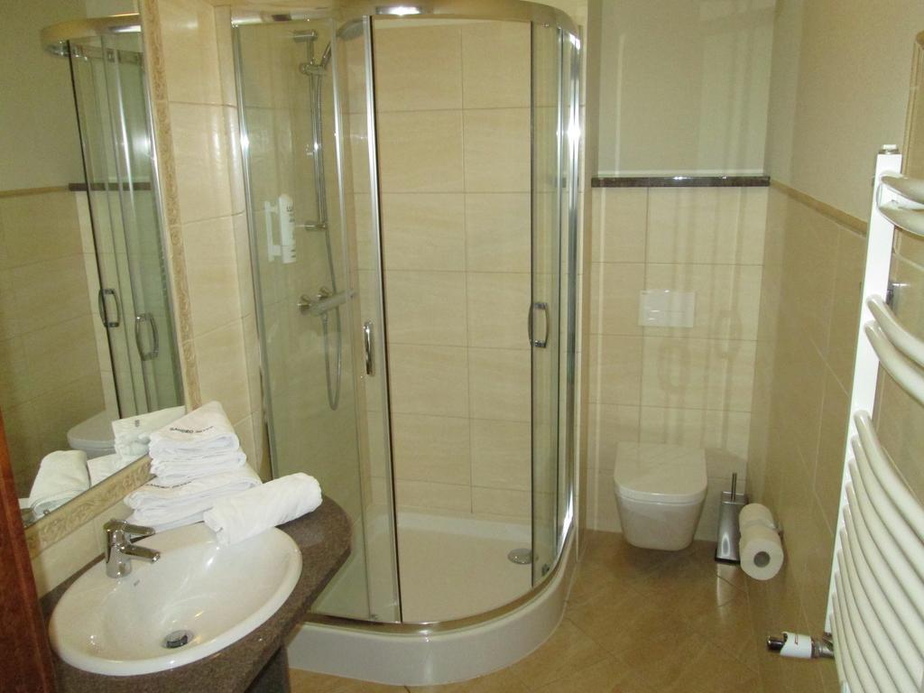 Hotel Sandro Silver & Spichlerz Antoniny Leszno  Δωμάτιο φωτογραφία