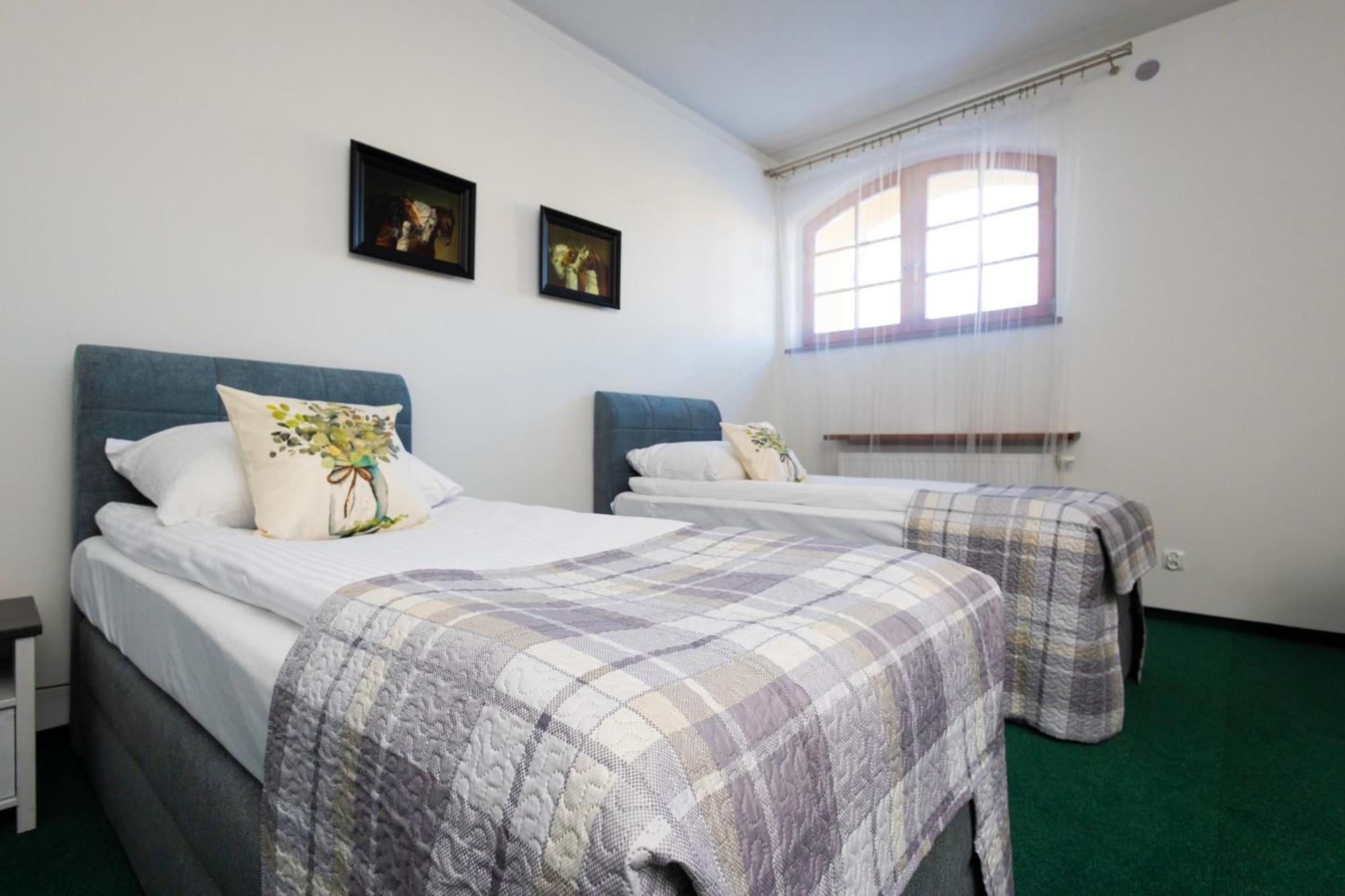 Hotel Sandro Silver & Spichlerz Antoniny Leszno  Εξωτερικό φωτογραφία