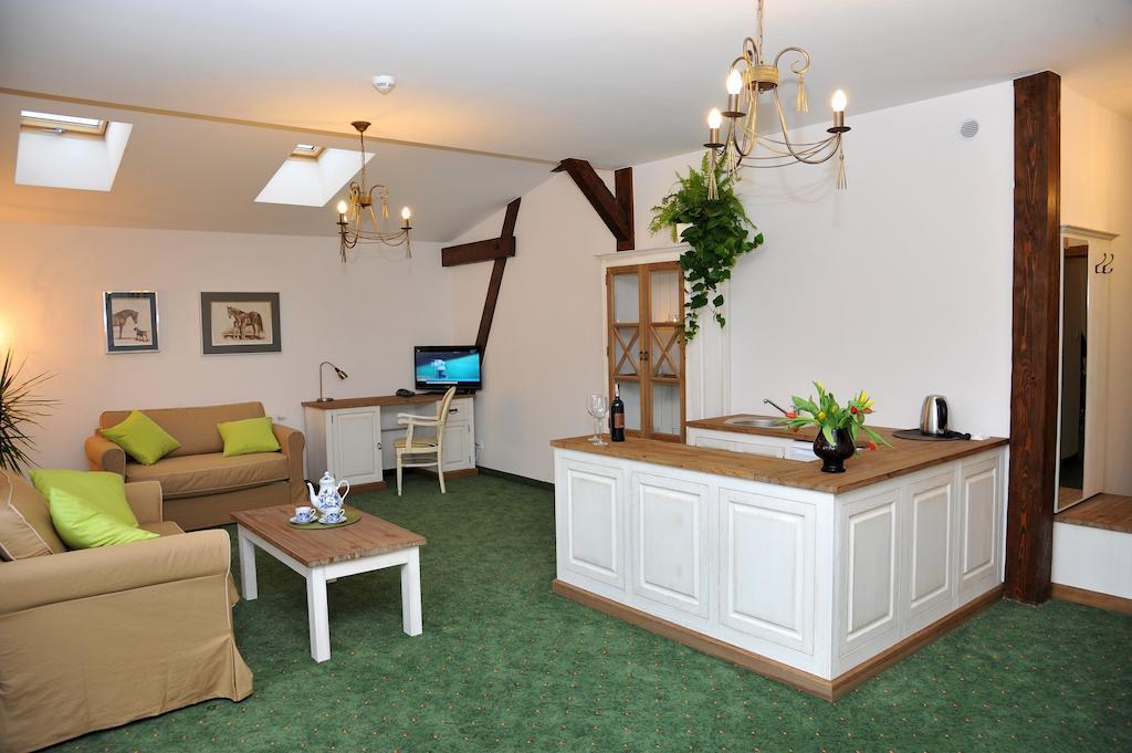 Hotel Sandro Silver & Spichlerz Antoniny Leszno  Δωμάτιο φωτογραφία
