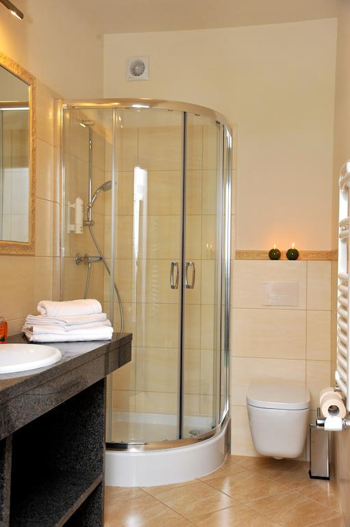 Hotel Sandro Silver & Spichlerz Antoniny Leszno  Εξωτερικό φωτογραφία
