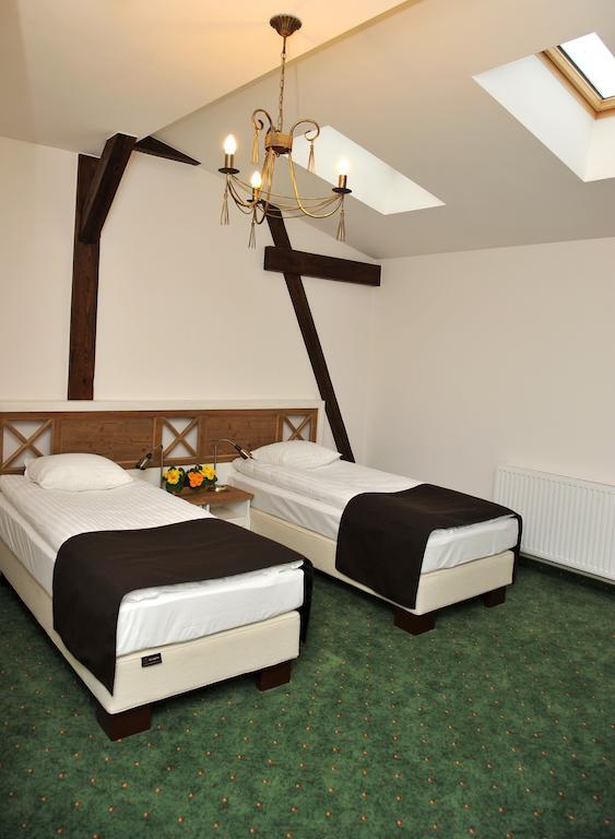 Hotel Sandro Silver & Spichlerz Antoniny Leszno  Δωμάτιο φωτογραφία