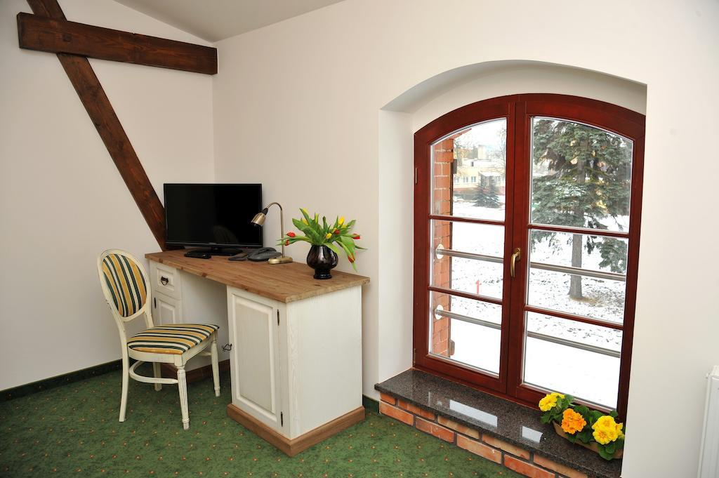 Hotel Sandro Silver & Spichlerz Antoniny Leszno  Δωμάτιο φωτογραφία