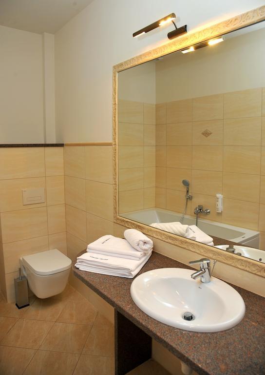Hotel Sandro Silver & Spichlerz Antoniny Leszno  Εξωτερικό φωτογραφία