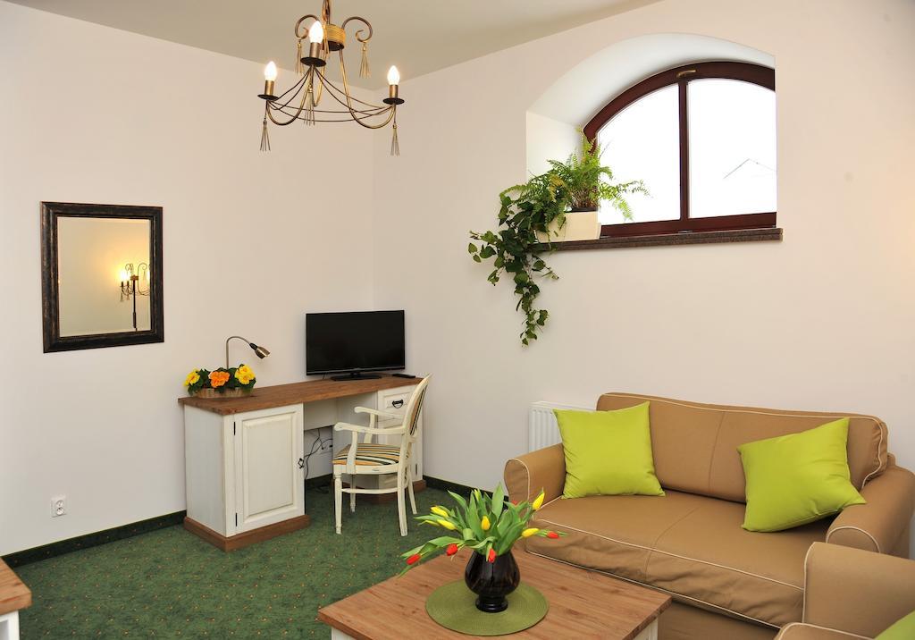 Hotel Sandro Silver & Spichlerz Antoniny Leszno  Δωμάτιο φωτογραφία
