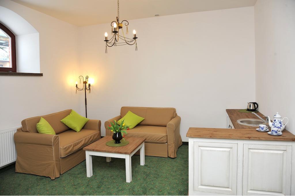 Hotel Sandro Silver & Spichlerz Antoniny Leszno  Δωμάτιο φωτογραφία