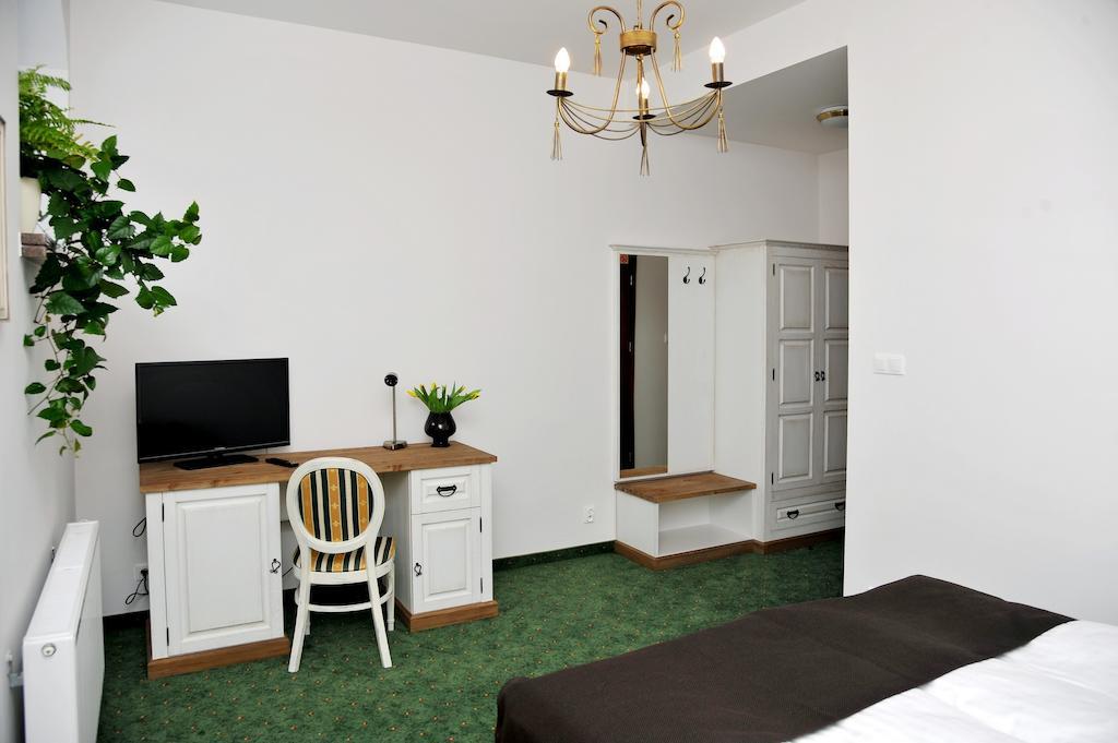 Hotel Sandro Silver & Spichlerz Antoniny Leszno  Δωμάτιο φωτογραφία